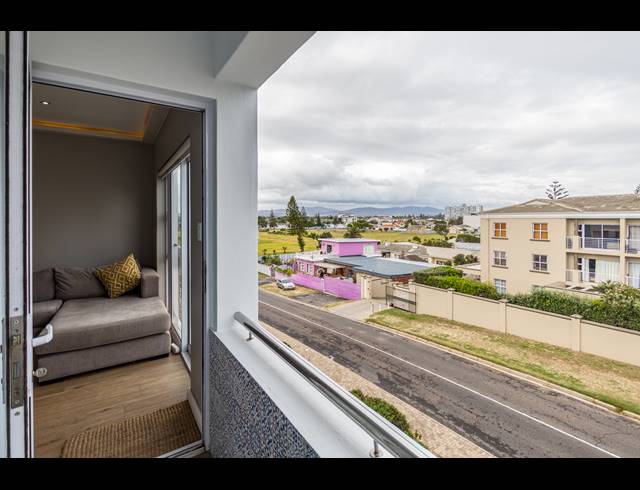 2 BEDROOM APARTMENT TO LET IN TABLE VIEW